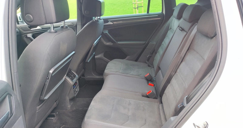Volkswagen Tiguan cena 108900 przebieg: 180000, rok produkcji 2019 z Kraków małe 379